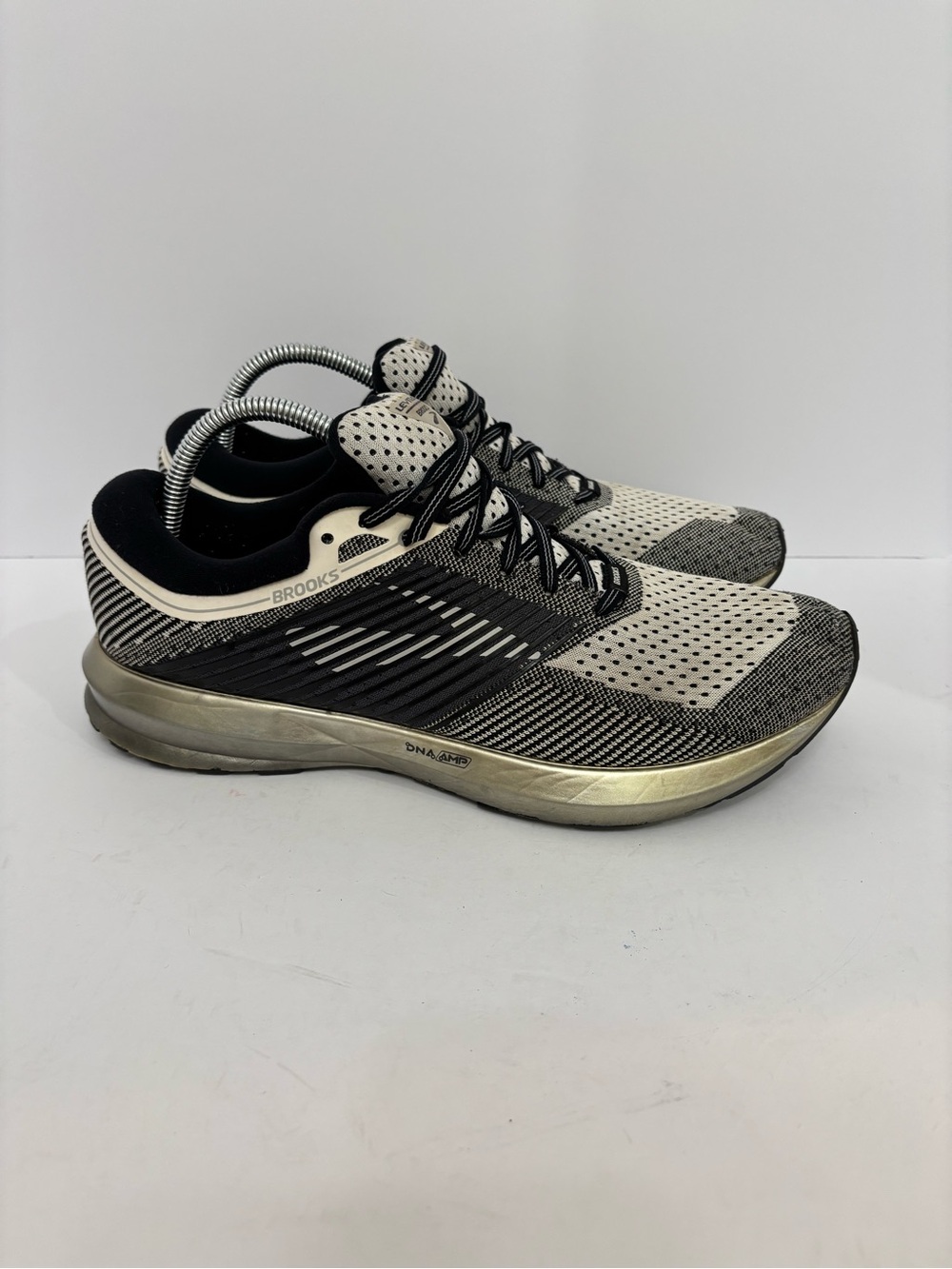 Brooks levitate size 10.5
